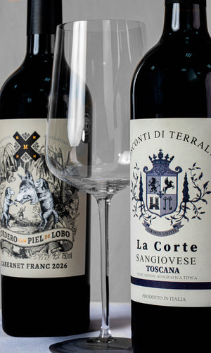 Cordero con Piel de Lobo Cabernet Franc e La Corte Sangiovese, de perto